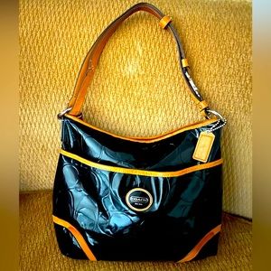 EUC Coach Peyton Embossed Signature Black Handbag Leather Tote